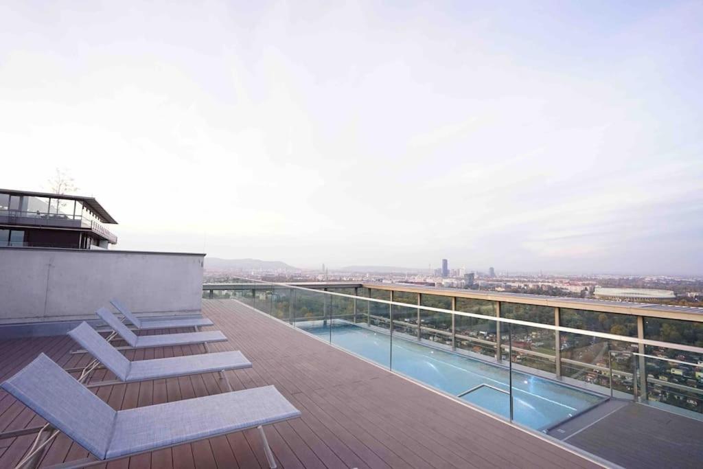 The High-Rise Condo With Pool Wenen Buitenkant foto