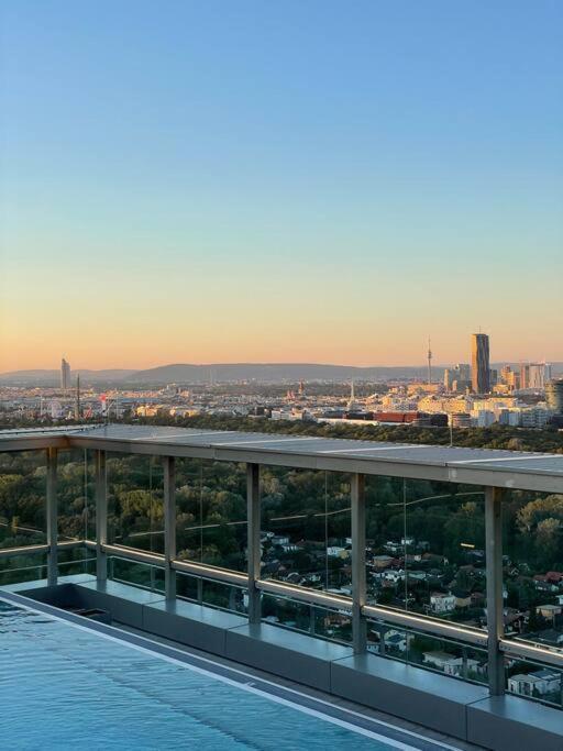 The High-Rise Condo With Pool Wenen Buitenkant foto